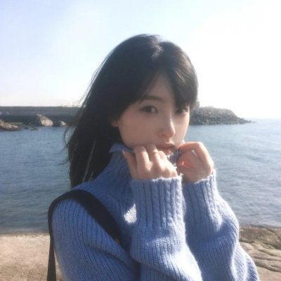 蓝天花朵